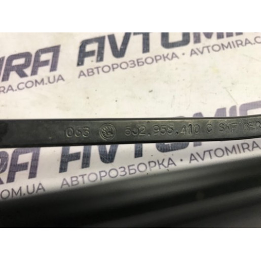 Склоочисник передній правий Skoda Fabia 2 2007-2014 5J2955409C
